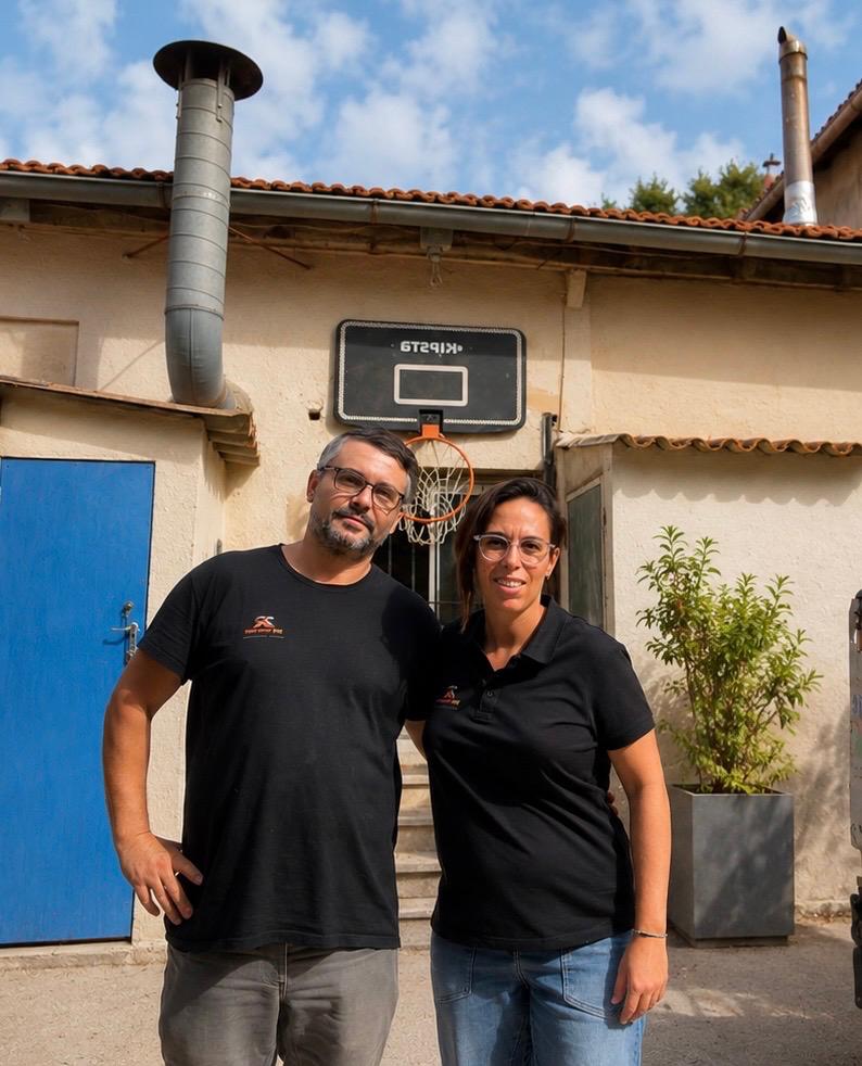 Leslie Rouche et Fernando De Sousa, gérants de 2R Toiture à Marseille