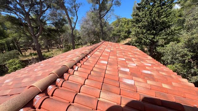 Toiture en tuiles neuves après rénovation complète à La Ciotat